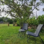 Plain Pied A Avec Parking Privatif - Fr-1-584-330 펜션