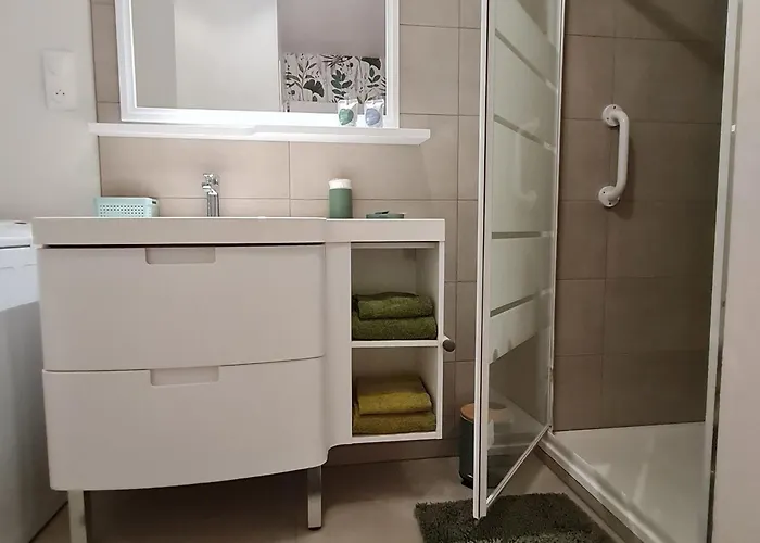 Plain Pied A Avec Parking Privatif - Fr-1-584-330 * Champenoux